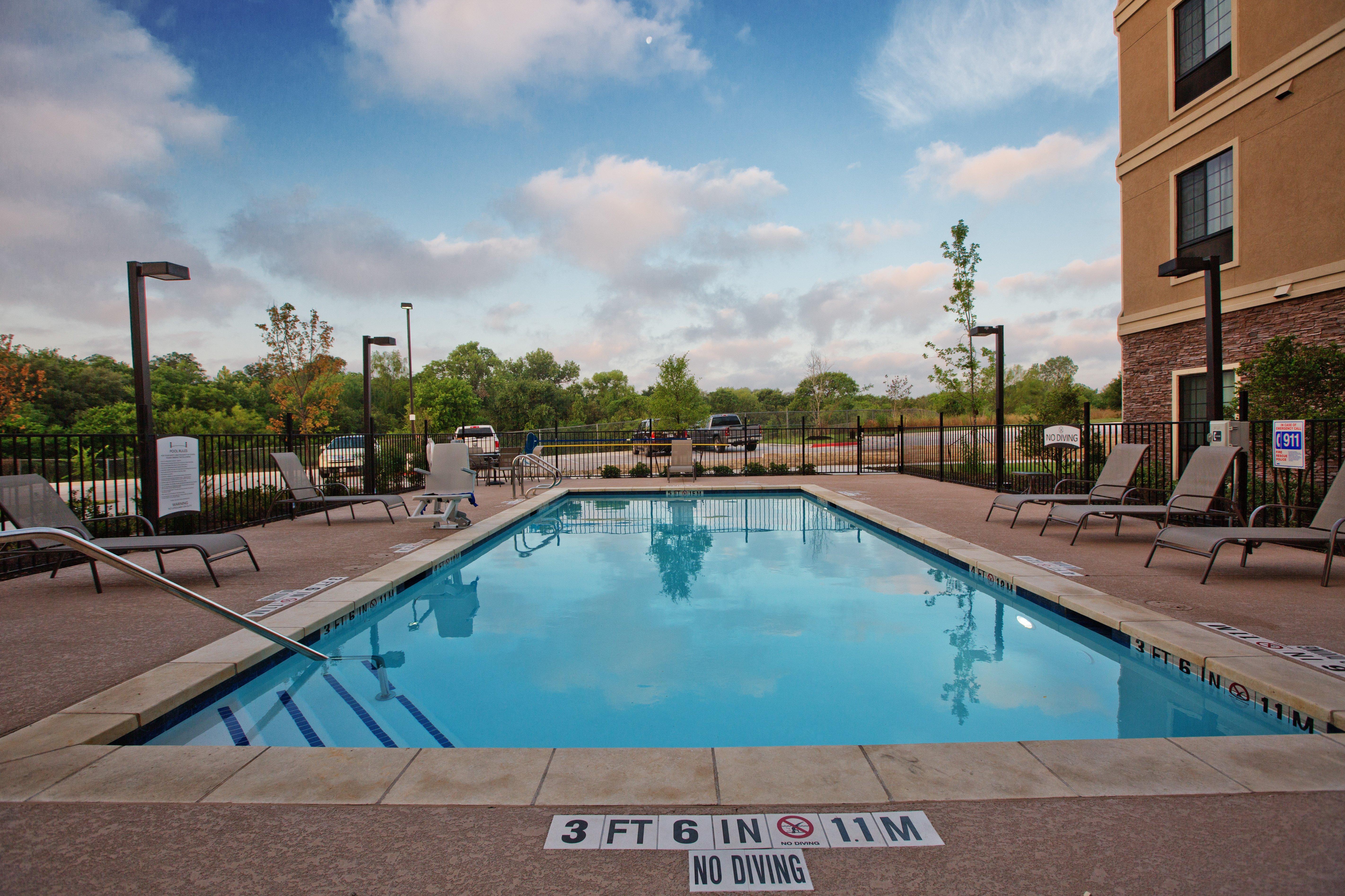 Staybridge Suites Austin South Interstate Hwy 35, An Ihg Hotel Exterior photo